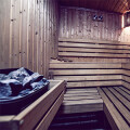 Allwetterbad- Das Cabrio Sauna + Solarium + Schwimmbad, Massage