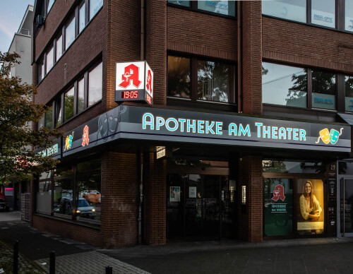Apotheke am Theater - Night - 006 Klein.jpeg