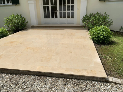 Terrasse nach der Reinigung ohne Hochdruck