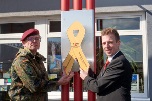 Verleihung Gelbe Schleife - In Solidarität mit unseren Soldatinnen und Soldaten.jpg