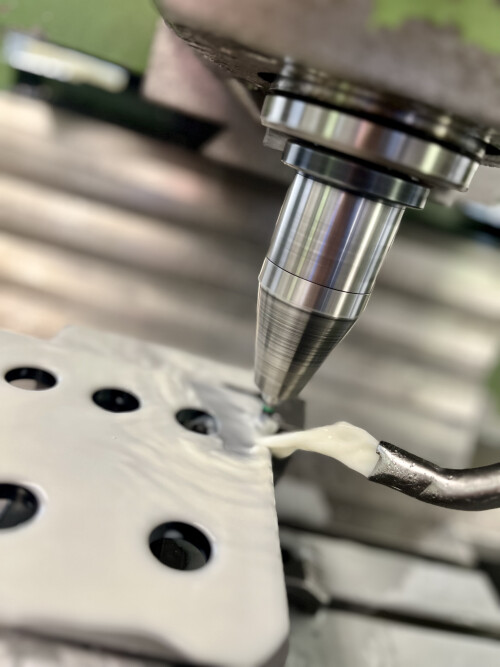 Bechthold_CNC_Technik_Fräsmaschine.jpg