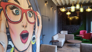 Lounge 1.jpg