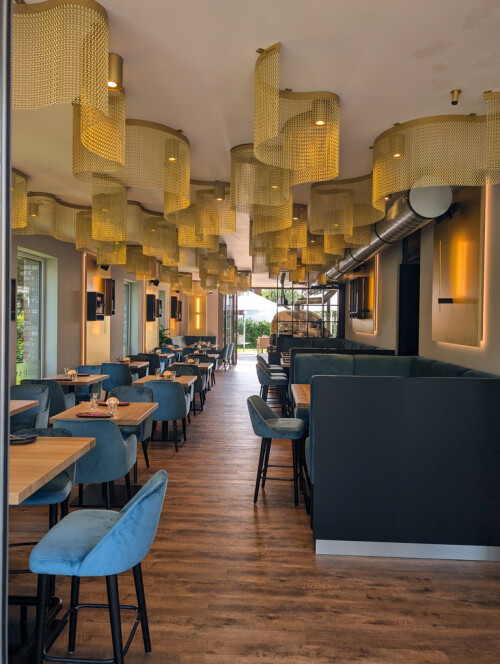 Restaurant 2.jpg