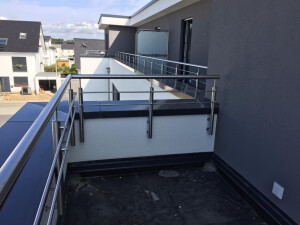 Edelstahl Waagerecht 2.jpg