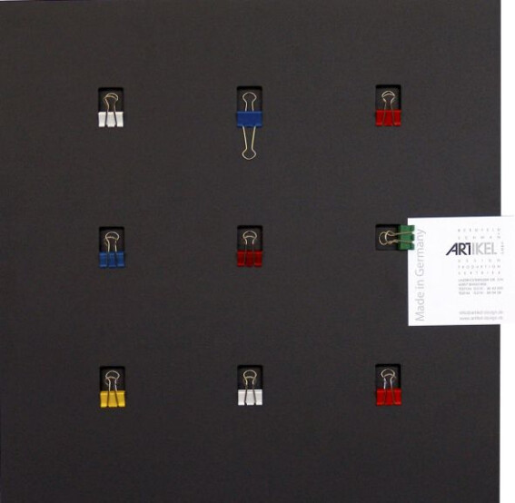 Schwarzes Brett Memobord für kleine Broschüren, auch mit Magnete als Pinnwand zu nutzen.