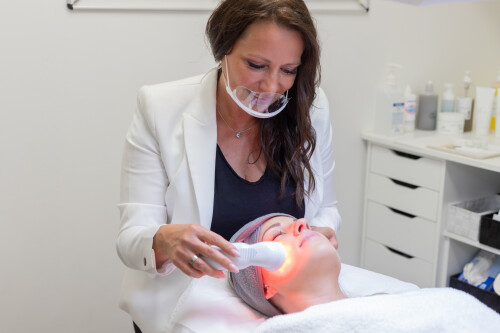 Frau Schmal in der Behandlung