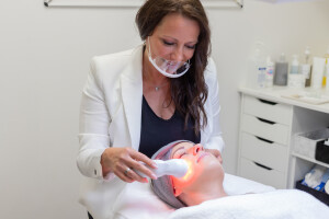 Frau Schmal in der Behandlung