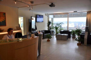 https://www.yelp.com/biz/zahnarzt-prof-dr-peter-borsay-hamburg