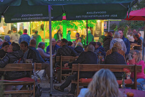 Biergarten neu 2.jpg