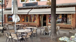 https://www.yelp.com/biz/cafe-bar-katz-n%C3%BCrnberg-2