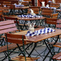 Cafe Tinkerbell - Ihr nostalgisches Cafe für Familienfeiern - Biergarten - Frühstücksbuffet