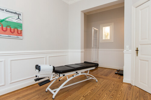 chiropraxis-dohrmann-hamburg-chiropraktiker-untersuchungsraum.jpg