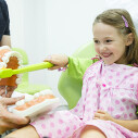 Bild: Dental Woitek Honnefelder, Carl W. Dr.med.dent. Zahnarzt in Krefeld