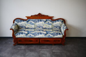 Antik Sofa neu bezogen