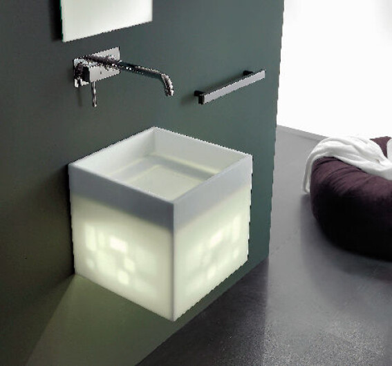CUBE Waschbecken mit LED.jpg