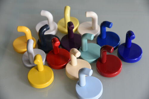 Bunte Kleiderhaken .JPG