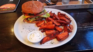 https://www.yelp.com/biz/dine-up-m%C3%BCnster