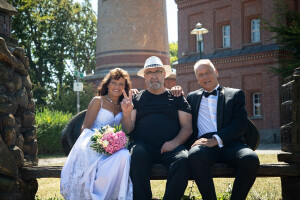 Hochzeitsfotograf kap arkona, Brautpaar mit Fotograf