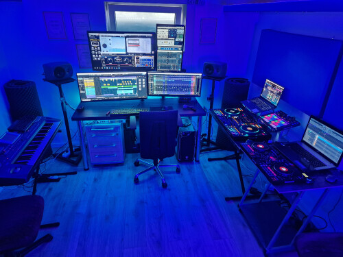 Dj Luigi Mein Studio.jpg