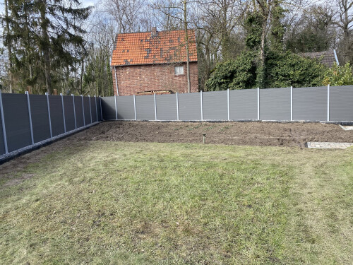 WPC(KLemmpfosten) Zaunsystem mit Einfassung Kantstein