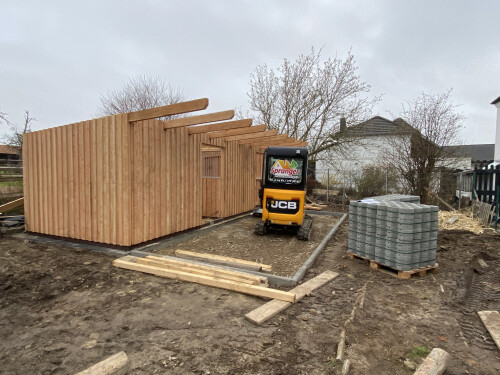 Aufbau Außenpaddock inkl. Streifenfundamenten