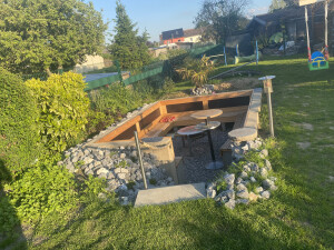 abgesenkter Grillplatz