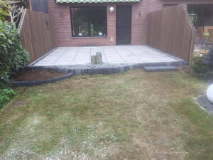 Terrasse Reihenmittelhaus mit Einfassung