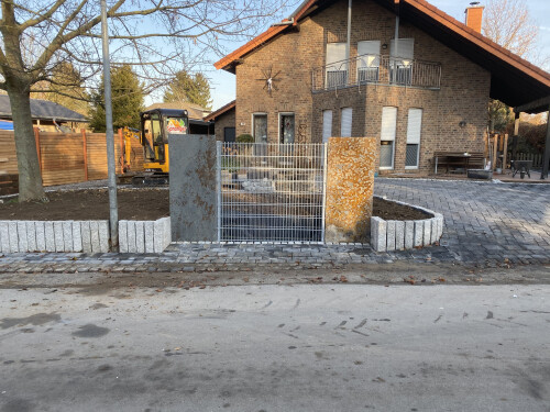 Umgestaltung Vorplatz und Parkflächen