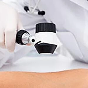 Dr.med. Eva Doenitz-Balz Fachärztin für Dermatologie