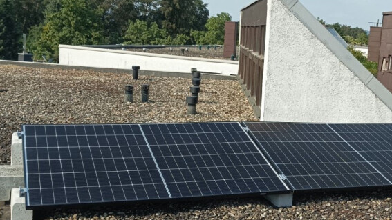 Mini solaranlage-Garage.jpg