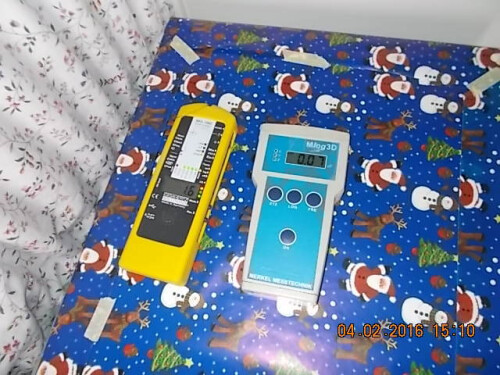 Messung niederfrequenter Felder im Kinderbett