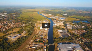 Alter Stadthafen Süd -- Drohnenflug -- Immobilienmakler -- Oldenburg.mp4