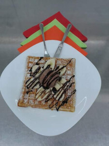Waffeln mit Bananen.