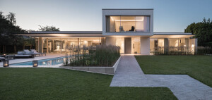Moderne Poolvilla.jpg