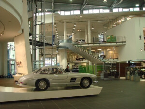 Mercedes Benz Center Mailand - Spachtel-, Maler- und Tapezierarbeiten komplett