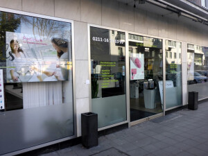 https://www.yelp.com/biz/fashion-nails-d%C3%BCsseldorf