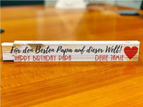 Zollstock mit Foto bedrucken. Der ultimative Zollstock aus Holz mit Einrastfunktion jetzt individuell Gestalten. Mit Foto • Text • Firmenlogo jetzt mit unserem Designer gestalten.