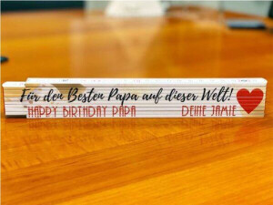 Zollstock mit Foto bedrucken. Der ultimative Zollstock aus Holz mit Einrastfunktion jetzt individuell Gestalten. Mit Foto • Text • Firmenlogo jetzt mit unserem Designer gestalten.