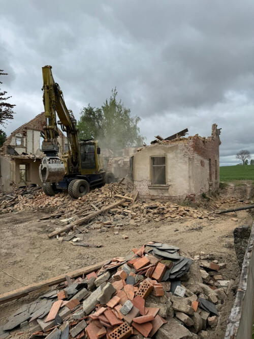 Abriss EFH Mobilbagger 16t Rodewisch.jpg