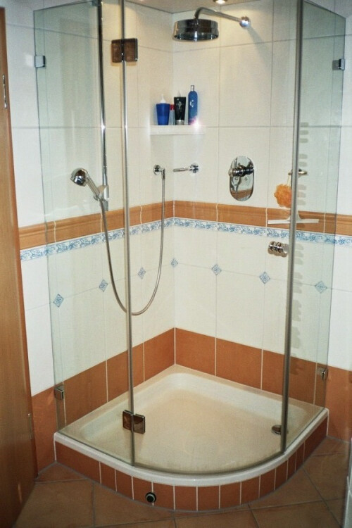 Dusche frontal.JPG