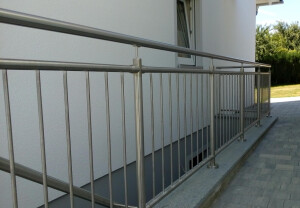 Gelaender Kellerabgang Edelstahl