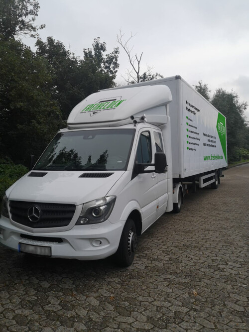 LKW mit Anhänger_LOGO Kopie.jpg