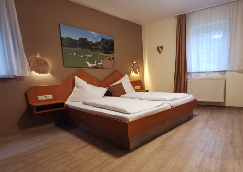 Zimmer 3, Liebliches Taubertal, Werbach, Hotelzimmer Natur, Gans,  Hotel Drei Lilien, Werbach, Tauberbischofsheim, liebliches Tabertal, Hotel,.jpg