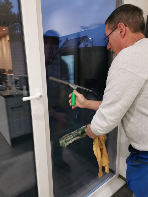 Glasreinigung2_Gebrein_Mertens.jpg