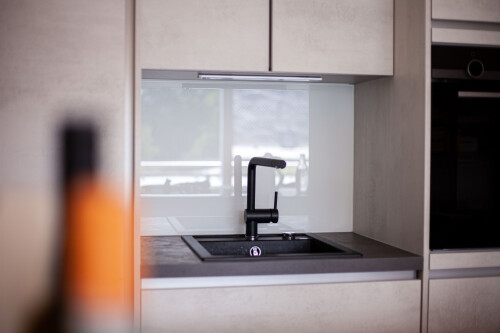 Küchenrückwand aus Glas.JPG