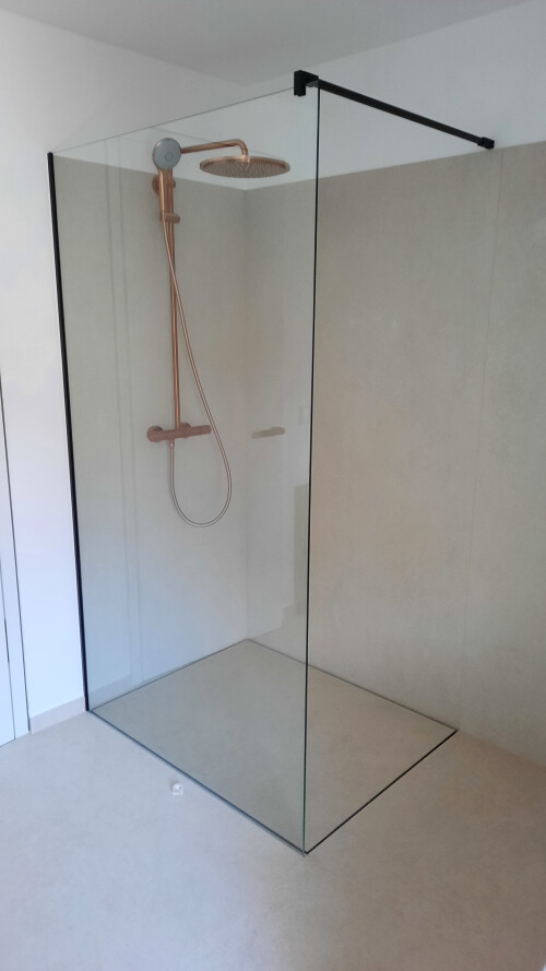 Duschtrennwand mit Stabilisierung.jpg