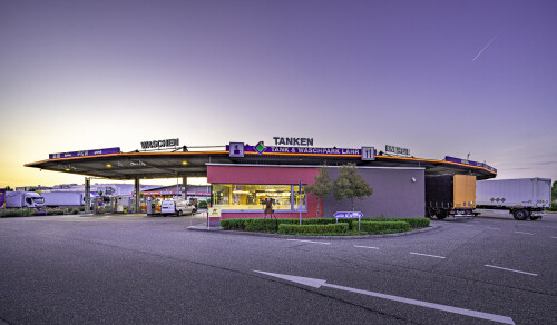 Tankstelle3.jpg