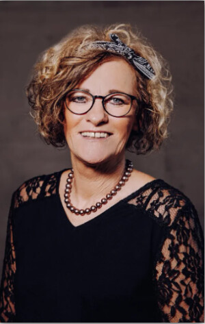 Margret Hessing Inhaberin, Friseurmeisterin Selbstständig seit 1986
