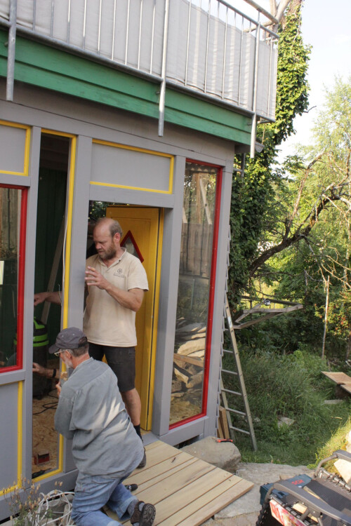 ... bekommt eine neue Fassade ....JPG