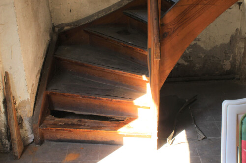 Vermoderte Treppenstufen ...